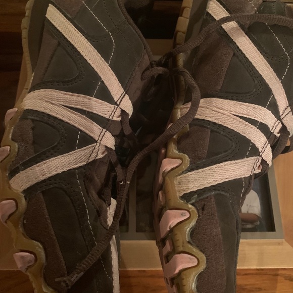 Women’s size 8.5 shoe - Picture 6 of 13